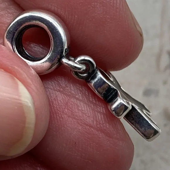 Vintage Authentic Pandora bead charm in a Christmas Gingerbread Man 🤶 - Picture 4 of 4